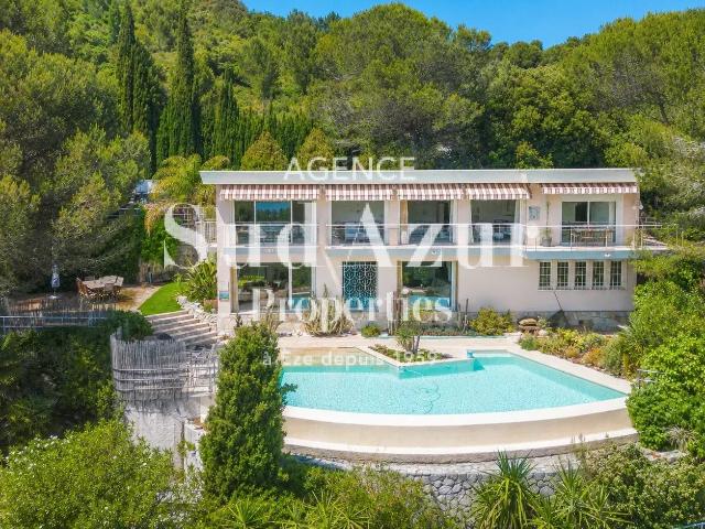 Eze: Villa moderne entre Mer et Montagnes