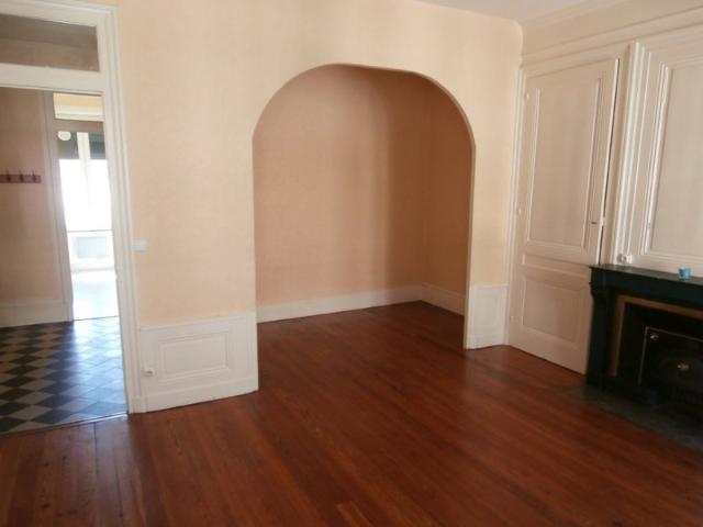 F3 15 BIS RUE CHINARD LYON 9