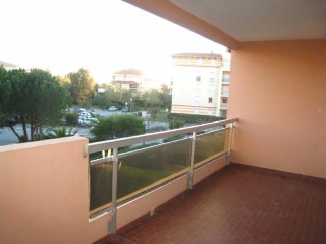 F3 vendu loué + pkg + cave, FREJUS