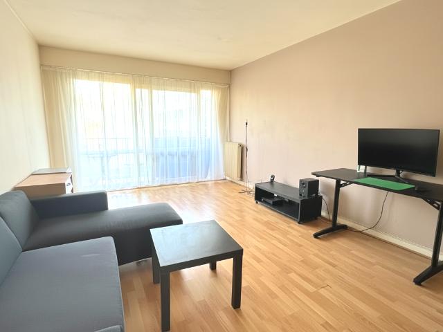 F3 agréable à vivre avec balcon, cave et stationnement