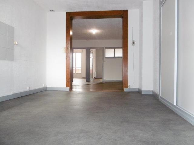 F3 APPARTEMENT CENTRE VILLE