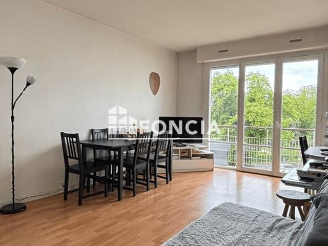 F3 DE 64 m2 A RIS ORANGIS AVEC BALCON ET CAVE