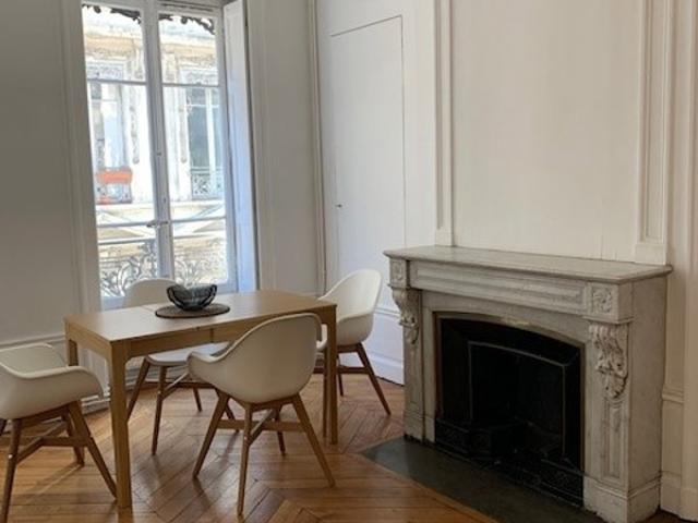 F3 meublé 65m² Rue des Remparts d'Ainay 69002 LYON