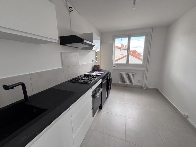 F3 MONTPLAISIR RICHELANDIERE AVEC GARAGE ET CAVE