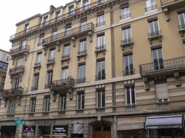 F3 RUE DE LA CHARITE LYON 02
