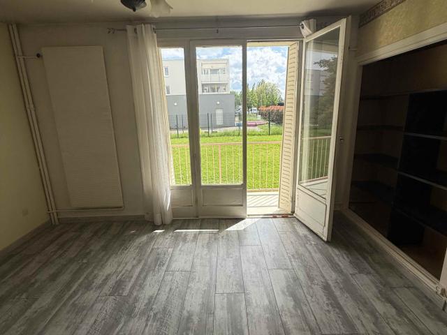 F3 RUE DE SAURUPT avec GARAGE