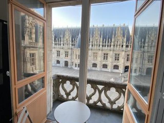 F3 situé face au Palais de justice
