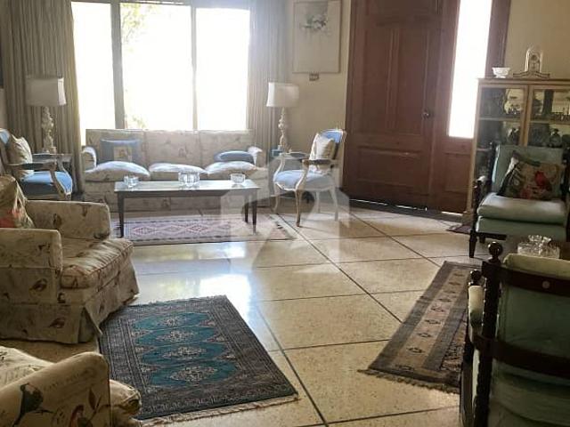 F10/4 1 sq yrd house front open very VIP location