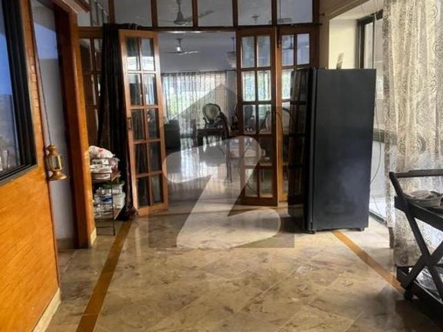 F10/3 house for sale with extra land F 10/3