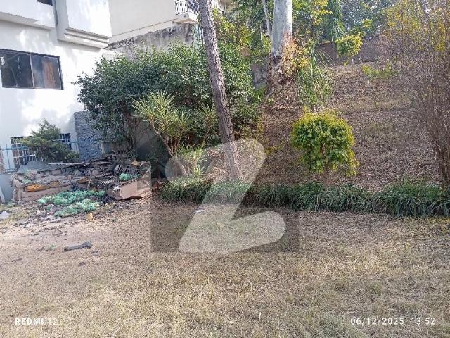 F10 Corner House size 922 Sy With 5 Kanal Extra land F 10