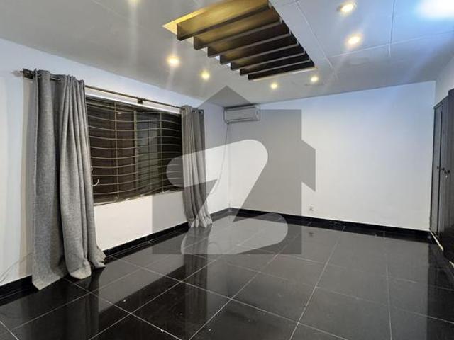 F10 Beautiful House Available For Rent House Beautiful Green Lawn Modern Fitting And Fixtures Excellent Close End Street F 10