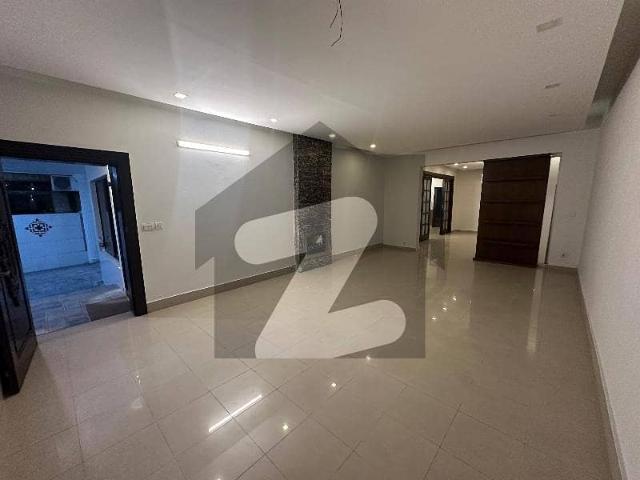 F10 margla road luxury triple story renovated 15bed 3tvl for sale size 47*120