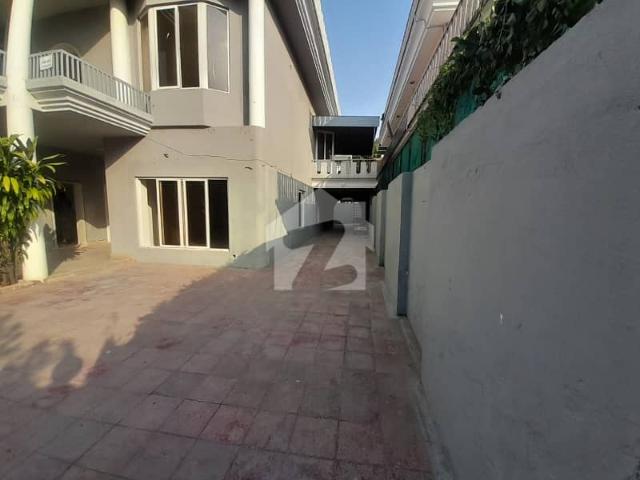 F10 Size 600 Marble Flooring Full House 4 Beds Rent 350000 Real Picturtes