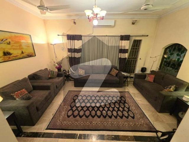 F'11/2 233 SQ Yards CDA Transfer Very Good Location 4Bed House For Sale