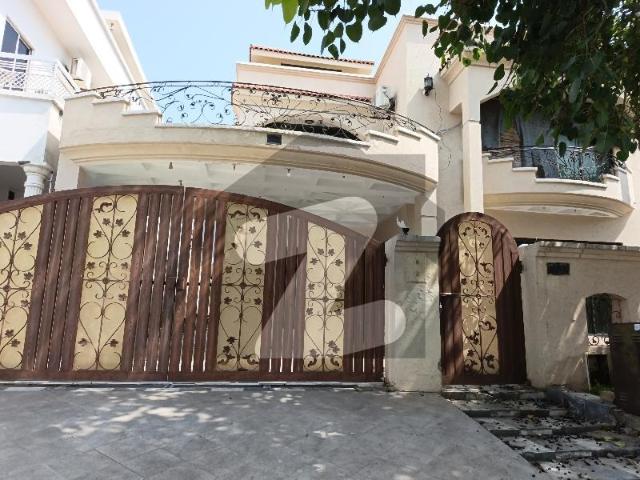 F11 1 Kanal House For Sale Size=50*90 F 11