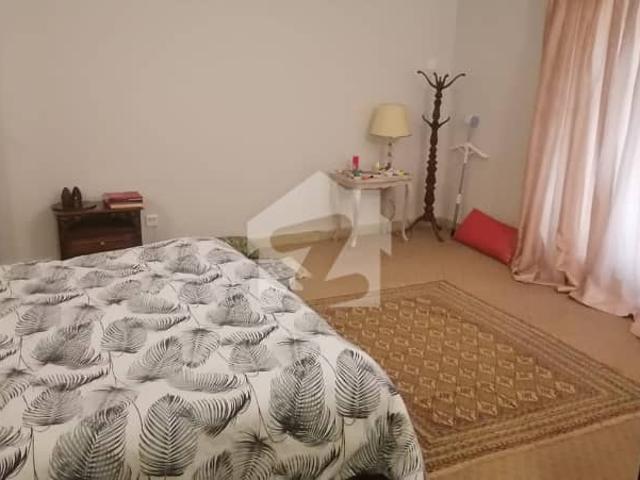 F11 500 square yard house marbled floor 5 beds 2kitchens servant quarter park 4cars reasonable rent