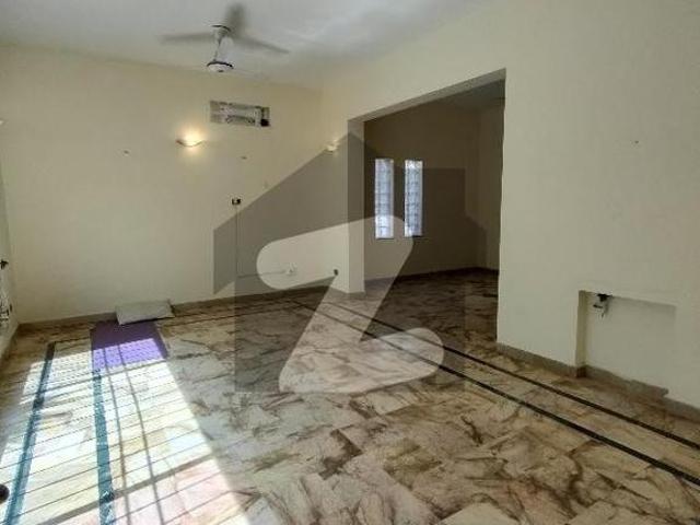 F11 Mind Blowing Location What A Outstanding Double Storey Full House With Huge Extra Land Maintain Lawn For Rent F 11