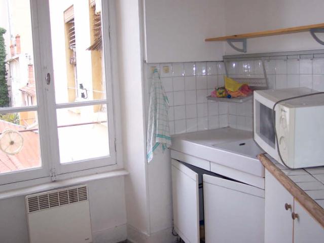 F1 32 RUE DU DAUPHINE 69003 LYON