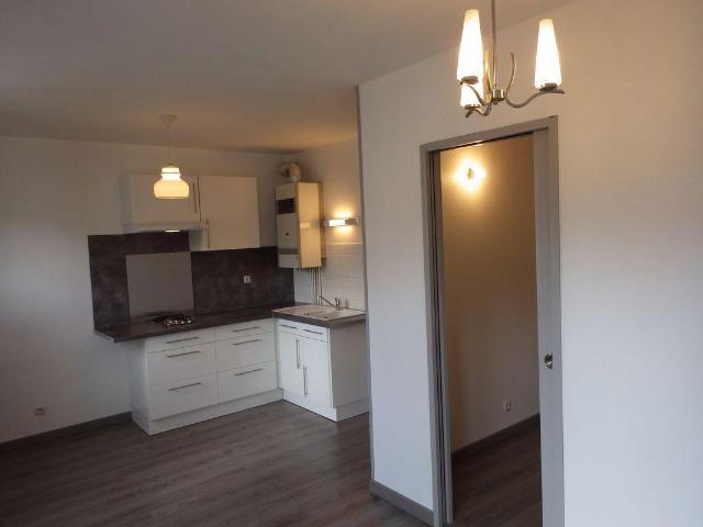 F1 Bis bon standing + parking privé + Cave