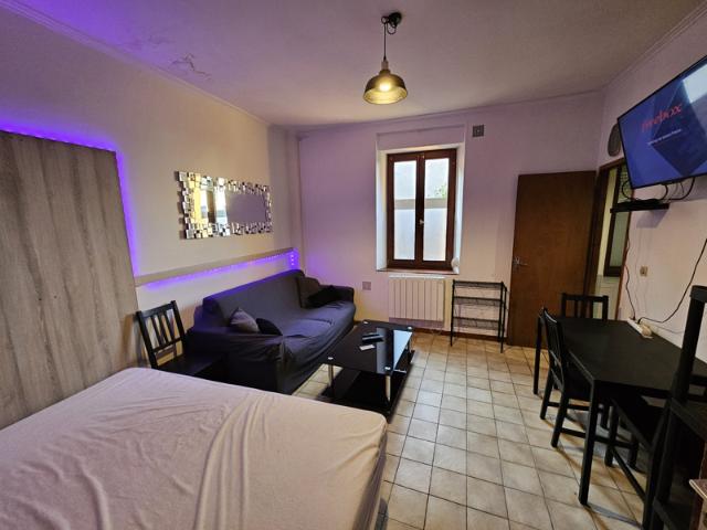 F1 DE 24M2 / CUISINE INDEPENDANTE EQUIPEE / SDB / JARDIN