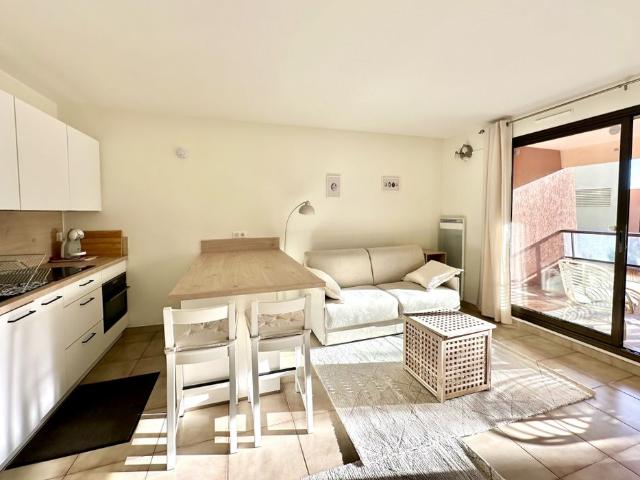 F1 MEUBLE 25M² FABRON BALCON PISCINE GARAGE