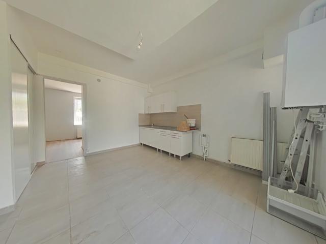 F1 rénové 34 m² prox STEEL