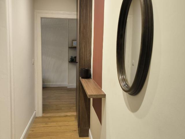 F2, 45 m2 meublé refait à neuf, 950€ cc, à voir !
