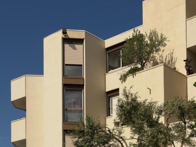 F2 49 m², balcon. Cuisine Equipée Indépendante