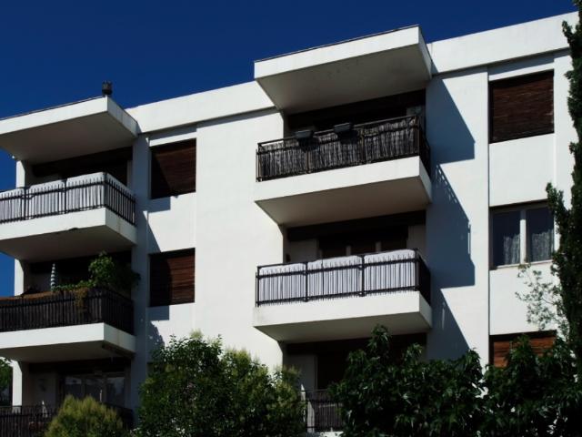 F2 53 m², balcon. Cuisine Non Equipée Indépendante