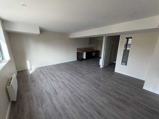 F3 81.18m ²
