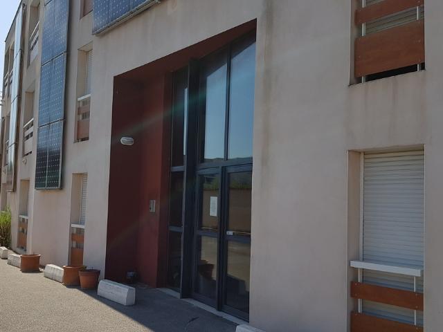 F2 38.6 m². Cuisine Equipée Américaine