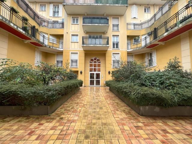 F2 VILLENEUVE LA GARENNE + Parking
