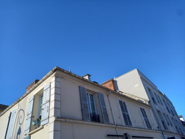 F2 AVEC PLACE DE PARKING AU CENTRE D'ANNET SUR MARNE