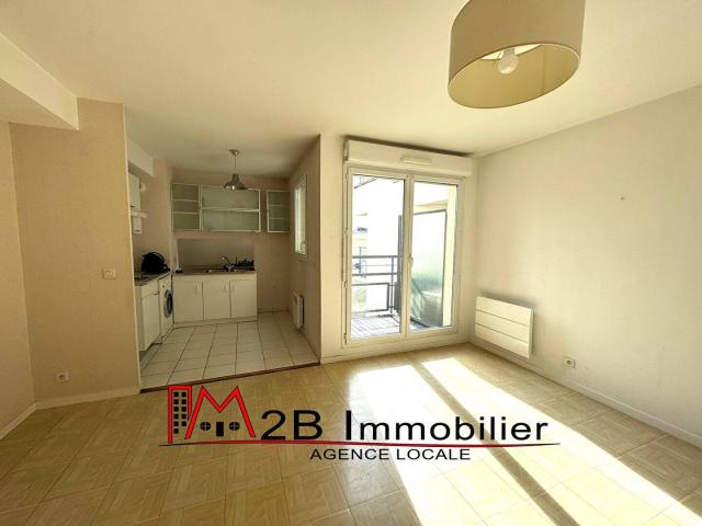 F2 DANS IMMEUBLE DE 2010 AVEC ASCENSEUR