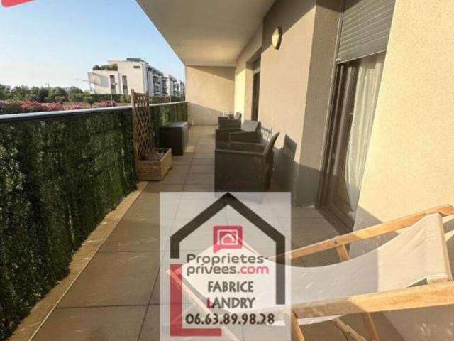F2 de 42 m² avec terrasse de 23 m² + cave + parking privé