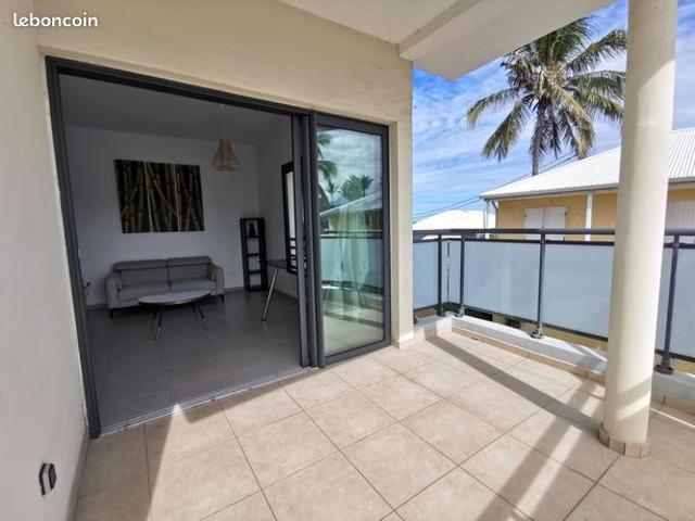 F2 de 44 m² avec terrasse, à deux pas du CHU de Saint Pierre