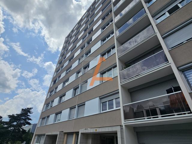 F2 de 52m2 avec cave au 7 étage avec ascenseur