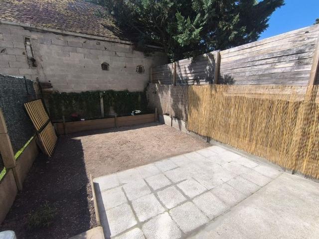 F2 de 35.85m² avec jardinet Centre ville de Crecy la chapelle