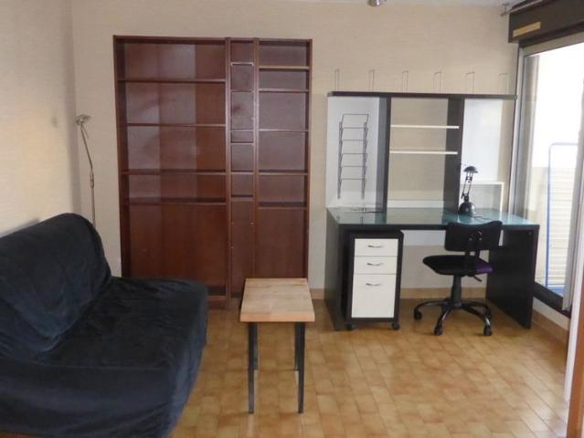 F2 de 35 m². Cuisine équipée américaine