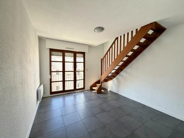 F2 DUPLEX 46M2 RENOVE RECEMMENT PLACE DU BICENTENAIRE