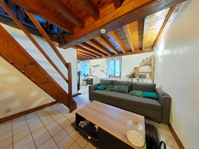 F2 DUPLEX St Romain le Puy Centre