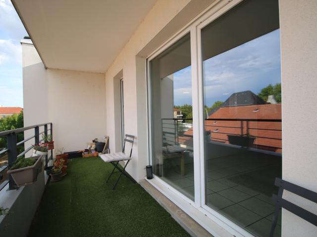 F2 GARAGE ET BALCON RESIDENCE RECENTE METZ