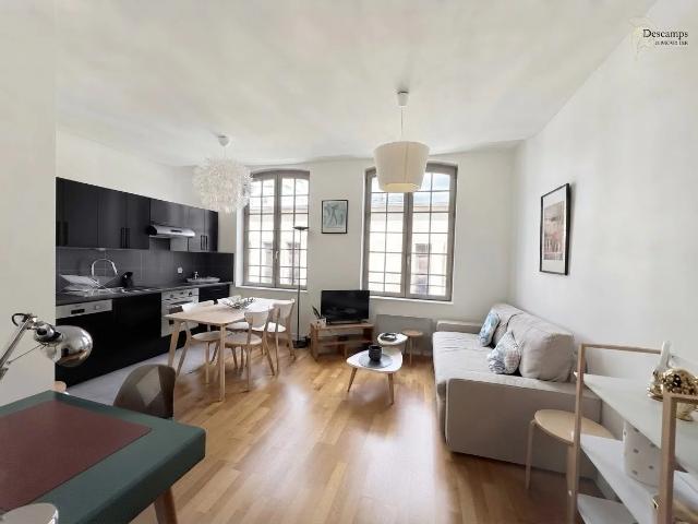 F2 MEUBLÉ 38m² – HYPER CENTRE ROUEN – RUE DU GROS HORLOGE
