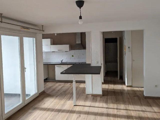 F2 meublé 46m2 très bien situé