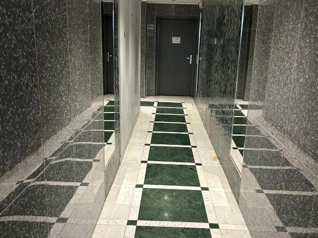 F2 meublé 56 m² – balcon filant, parking, RER B