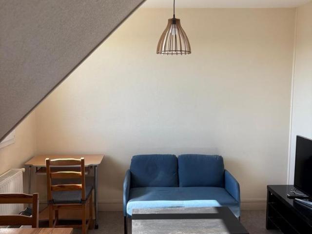 F2 MEUBLE