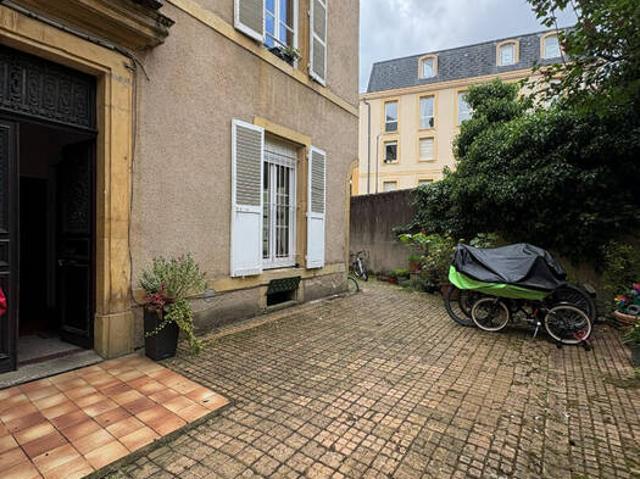 F2 MEUBLE PROCHE FABERT ANNE DE MEJANES SAULCY