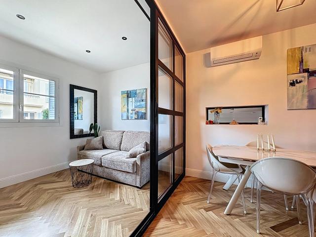 F2. Nice / Place Massena 23m² Nice