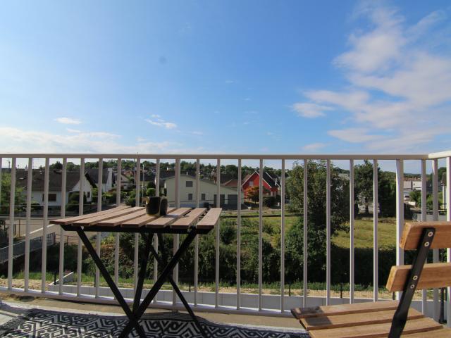 F2 rénové de 50m2 + balcon + garage + parking