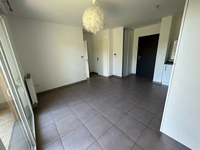 F2 récent 38,50m² BURES SUR YVETTE
